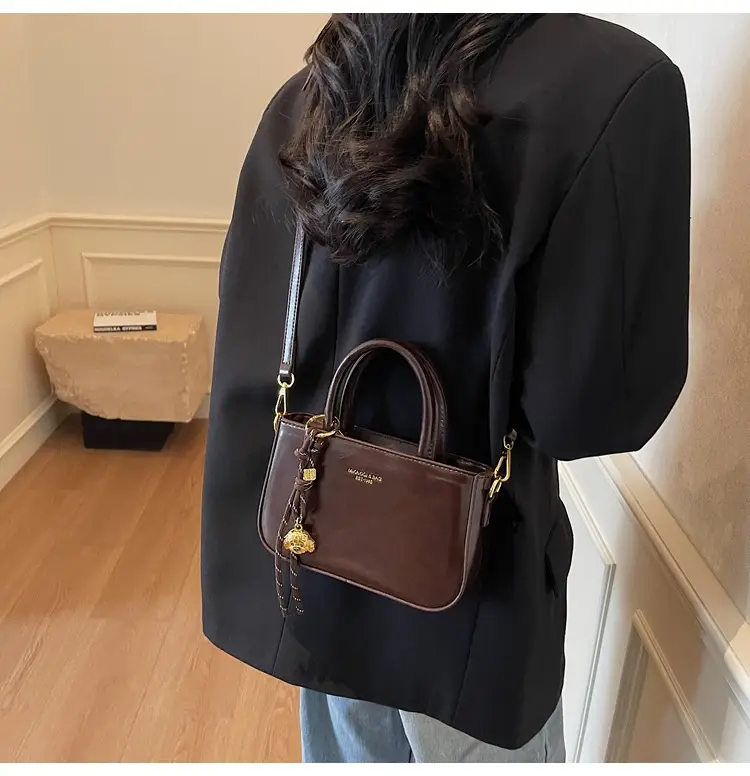 Retro Brown Leather Shoulder Bag for Women 2025 — feature 20
