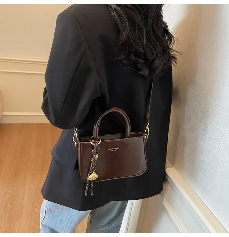 Retro Brown Leather Shoulder Bag for Women 2025 — feature 21