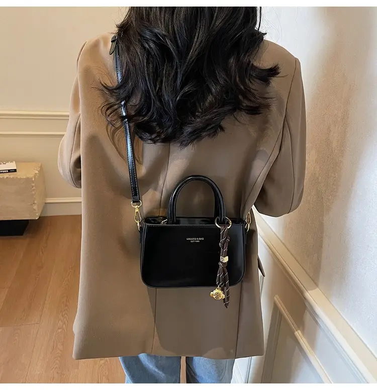 Retro Brown Leather Shoulder Bag for Women 2025 — feature 25