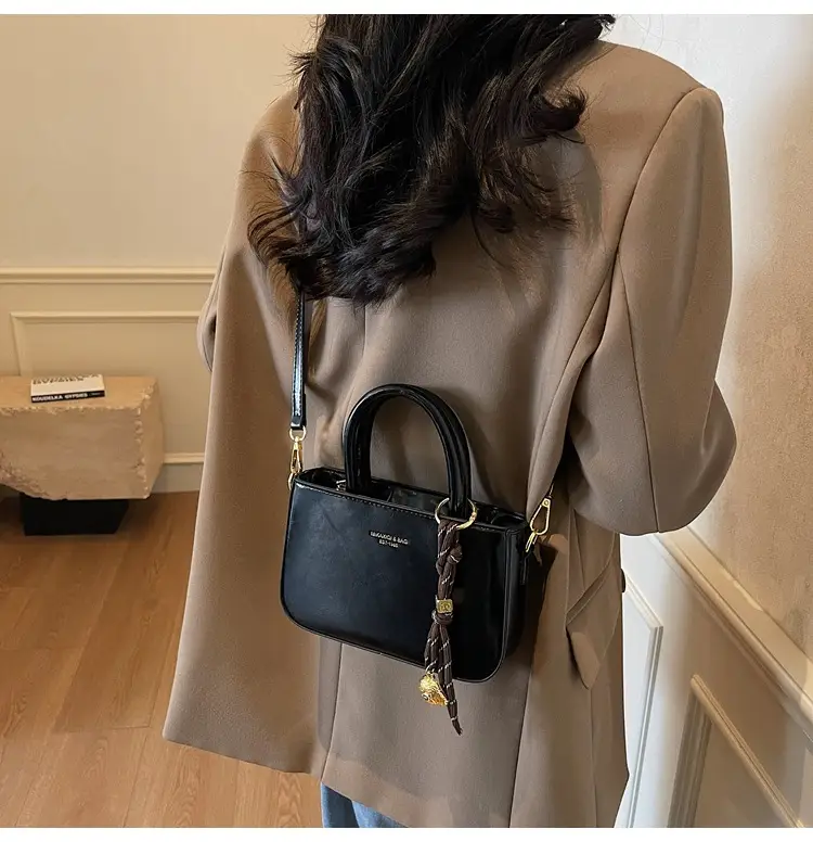 Retro Brown Leather Shoulder Bag for Women 2025 — feature 26