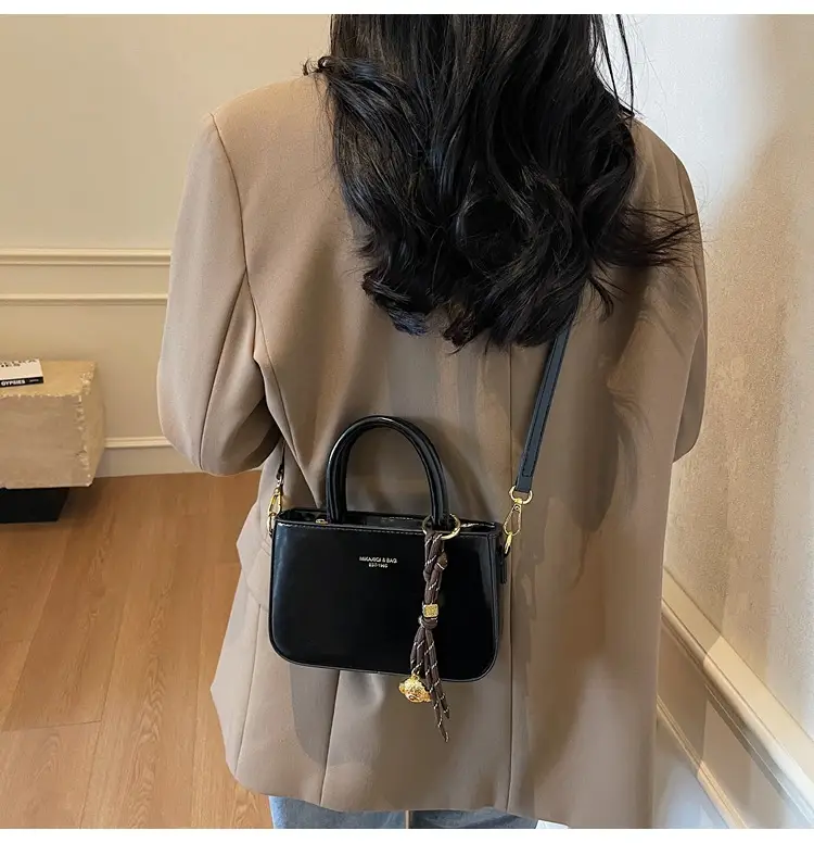 Retro Brown Leather Shoulder Bag for Women 2025 — feature 27