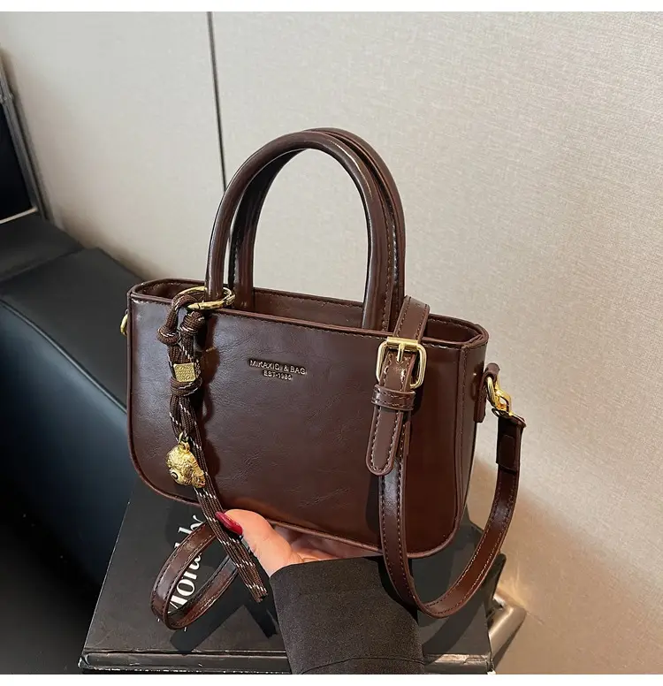 Retro Brown Leather Shoulder Bag for Women 2025 — feature 32