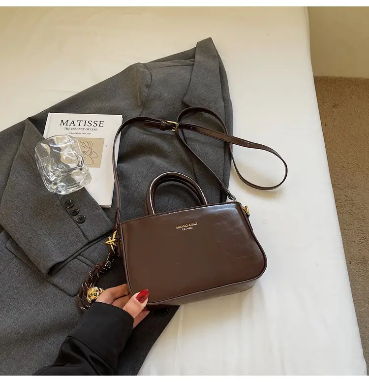 Retro Brown Leather Shoulder Bag for Women 2025 — feature 34