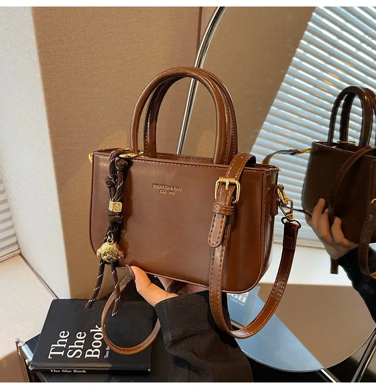 Retro Brown Leather Shoulder Bag for Women 2025 — feature 35