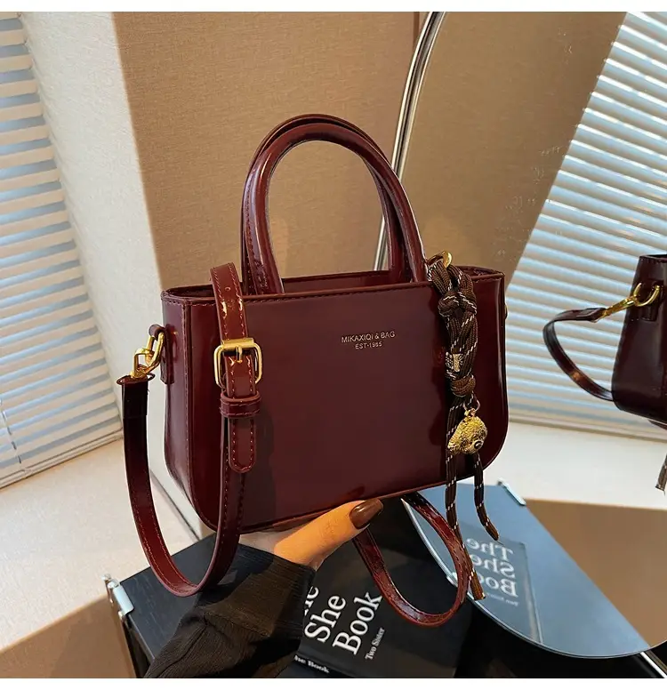 Retro Brown Leather Shoulder Bag for Women 2025 — feature 38