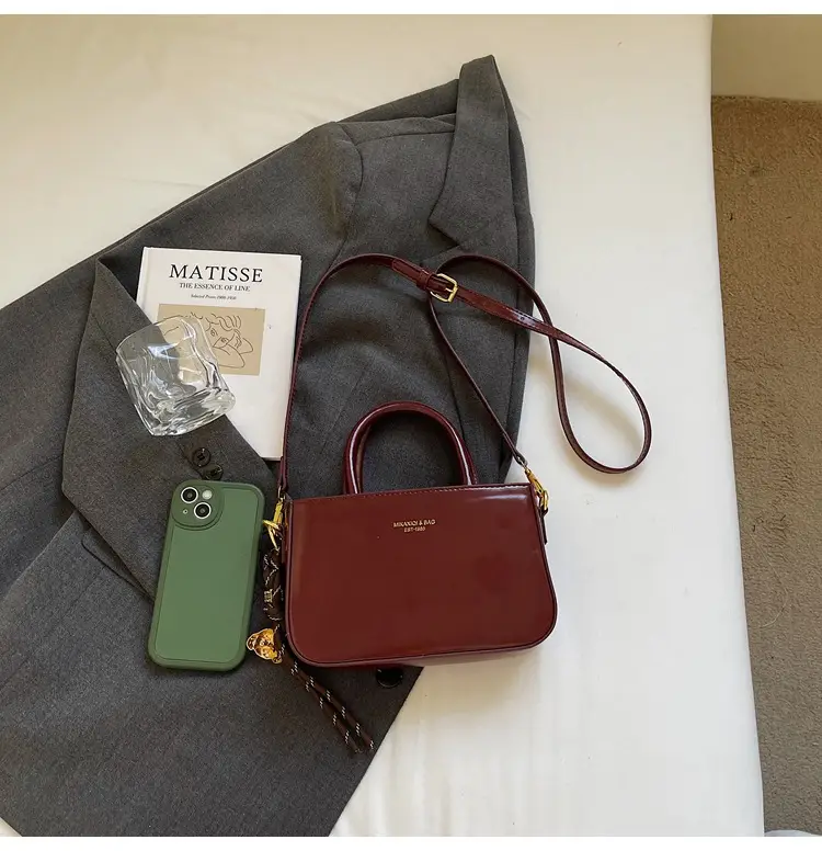 Retro Brown Leather Shoulder Bag for Women 2025 — feature 40