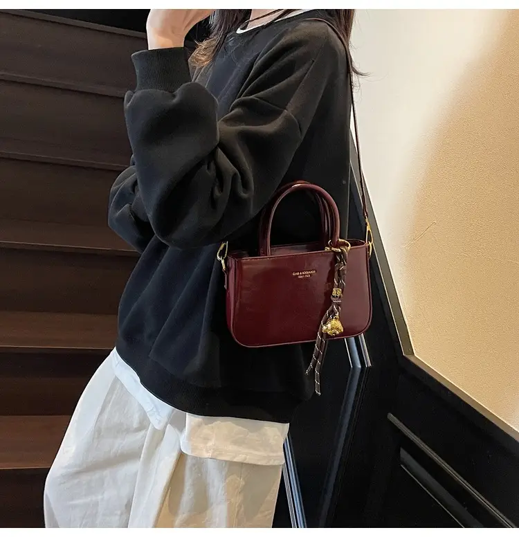 Retro Brown Leather Shoulder Bag for Women 2025 — feature 8