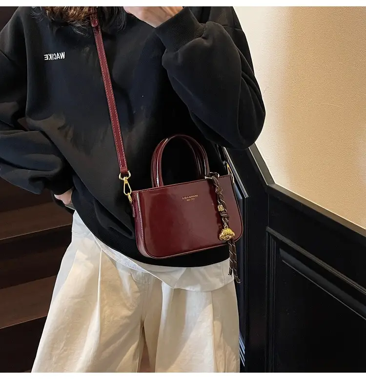 Retro Brown Leather Shoulder Bag for Women 2025 — feature 9