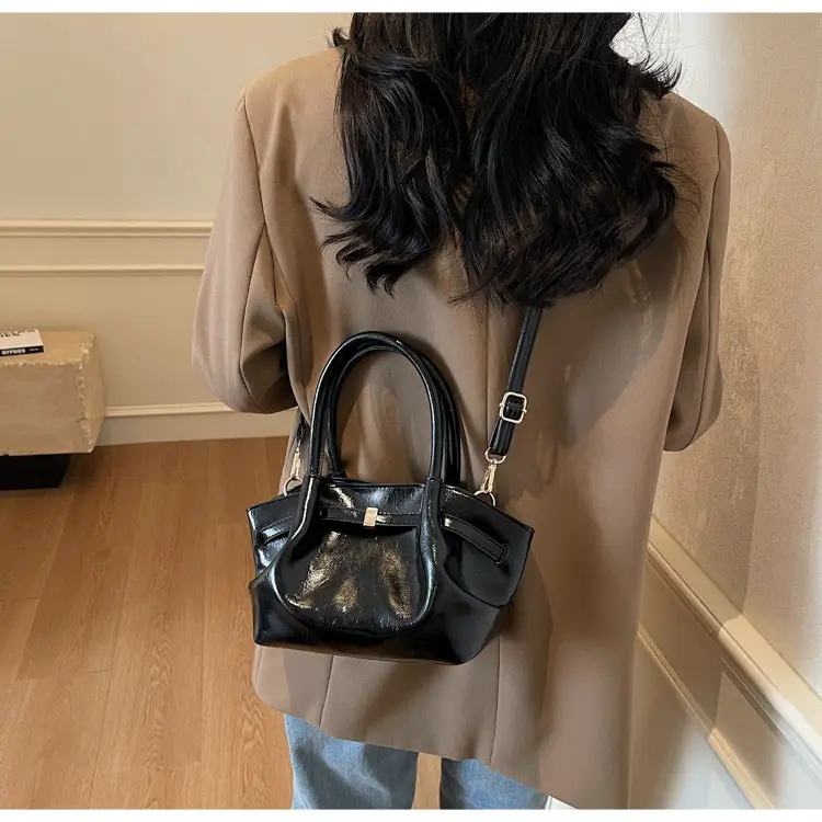 2026 Retro Brown Leather Shoulder Bag with Handle — feature 19