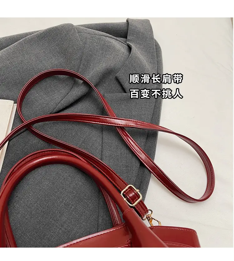 2026 Retro Brown Leather Shoulder Bag with Handle — feature 3