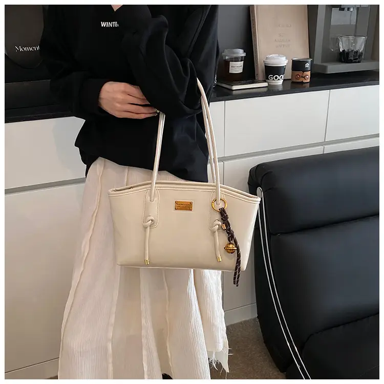 Black Leather Shoulder Tote Bag for Women 2025 — feature 20