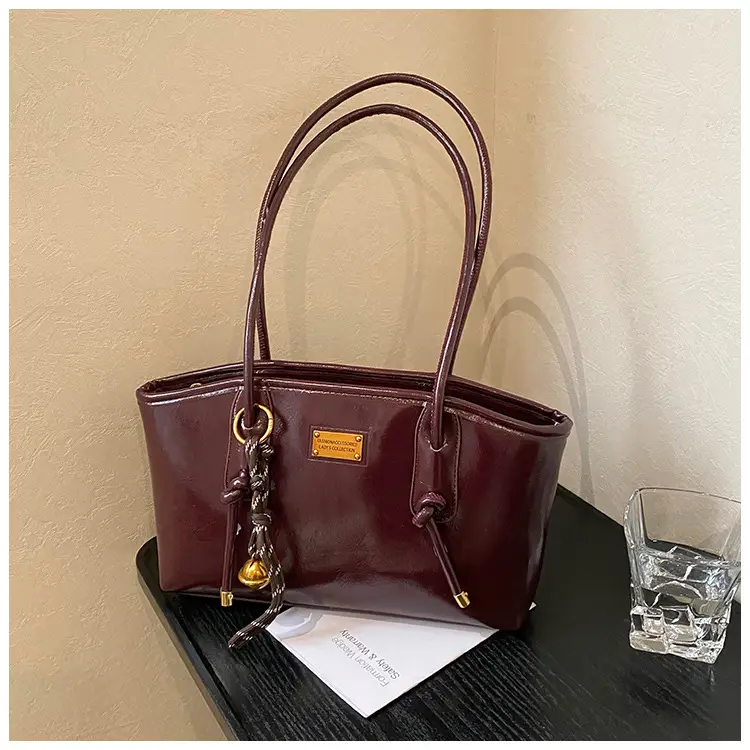 Black Leather Shoulder Tote Bag for Women 2025 — feature 27