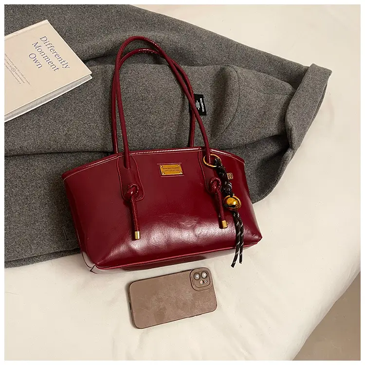 Black Leather Shoulder Tote Bag for Women 2025 — feature 32