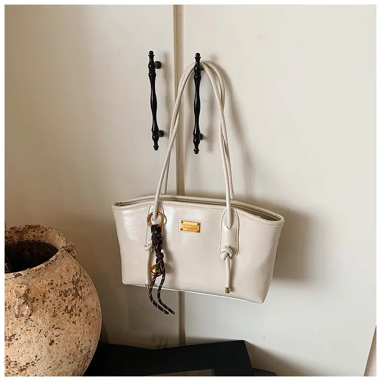 Black Leather Shoulder Tote Bag for Women 2025 — feature 35