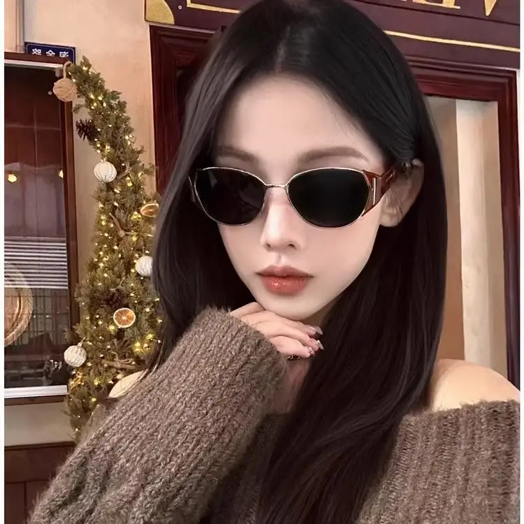 Women's Black Gold Mirror Sunglasses Retro Style