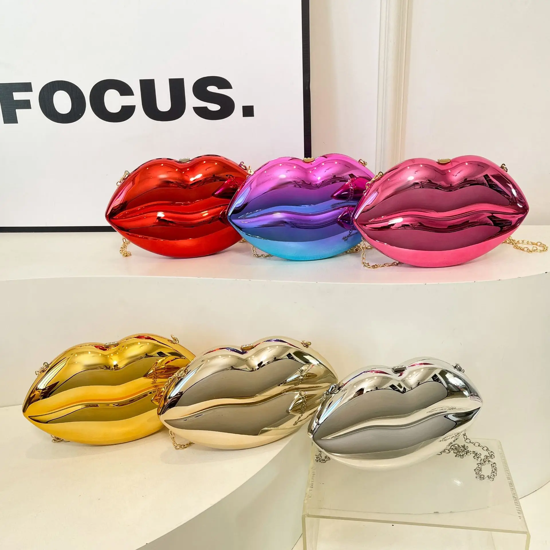 Lip-Shaped Gold Crossbody Bag for Women