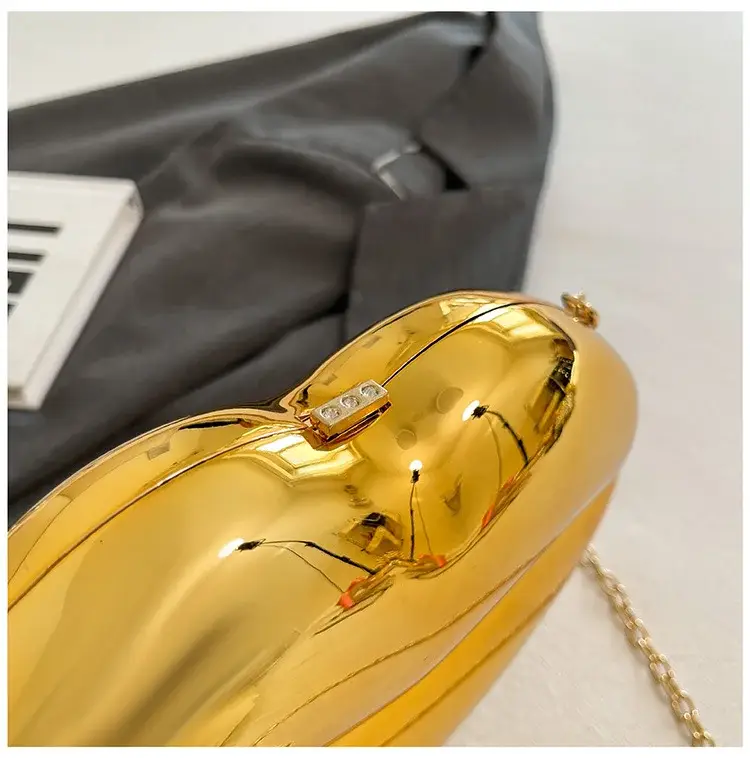 Lip-Shaped Gold Crossbody Bag for Women — feature 4