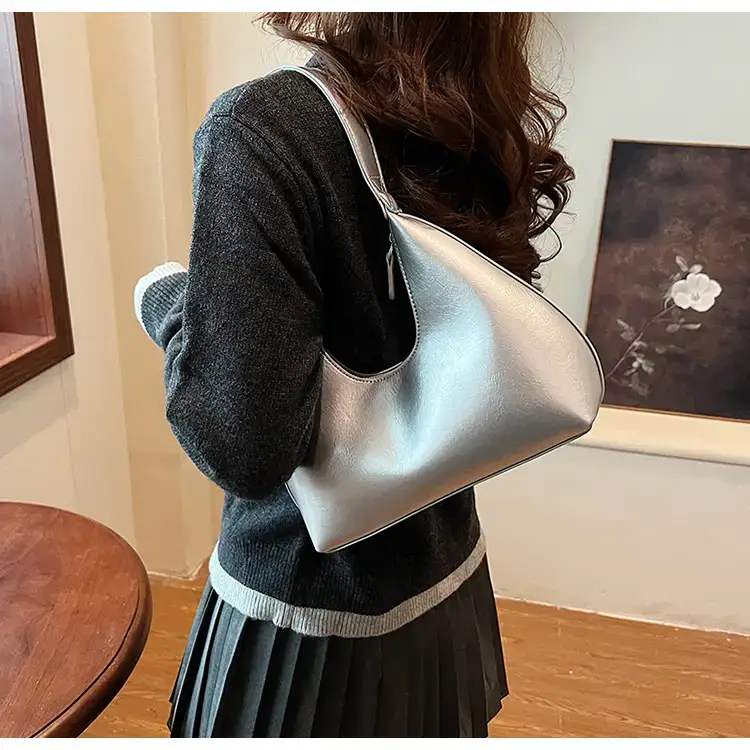 Red Women's Shoulder Bag 2025 Casual Elegant Design — feature 11