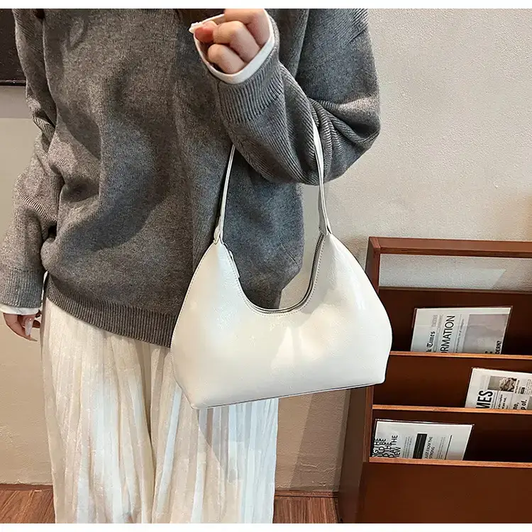 Red Women's Shoulder Bag 2025 Casual Elegant Design — feature 17
