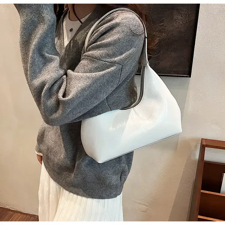 Red Women's Shoulder Bag 2025 Casual Elegant Design — feature 18