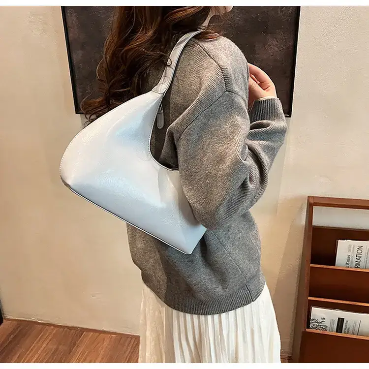 Red Women's Shoulder Bag 2025 Casual Elegant Design — feature 22