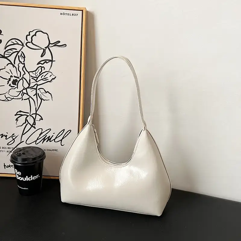 Red Women's Shoulder Bag 2025 Casual Elegant Design - Image 2