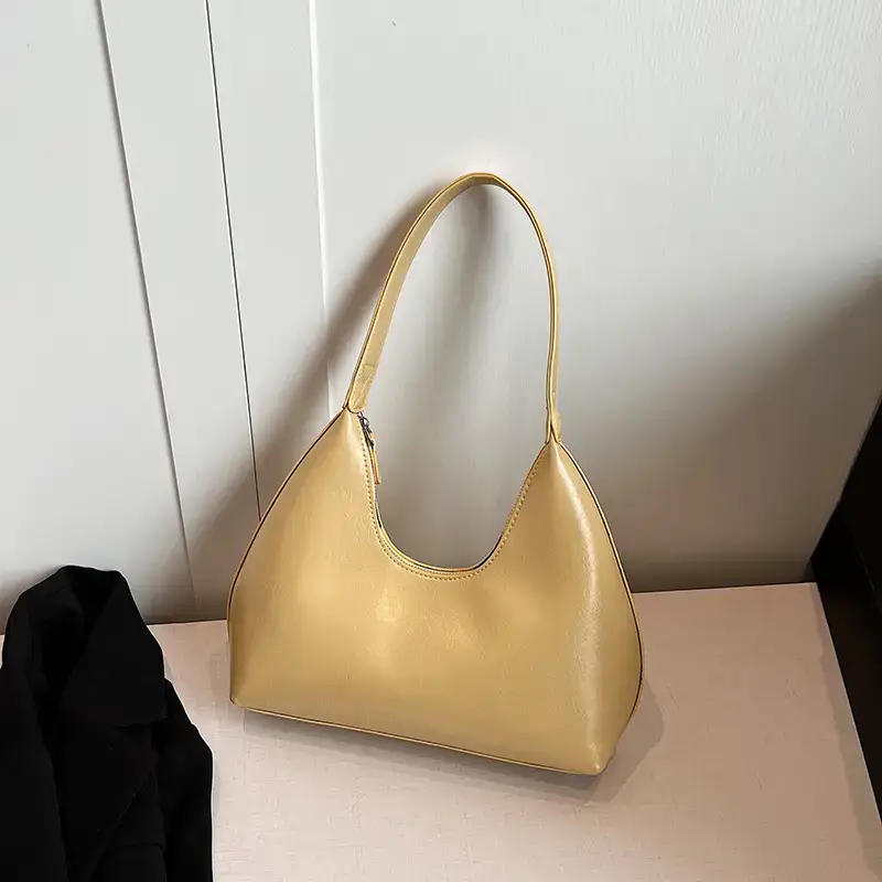 Red Women's Shoulder Bag 2025 Casual Elegant Design - Image 4