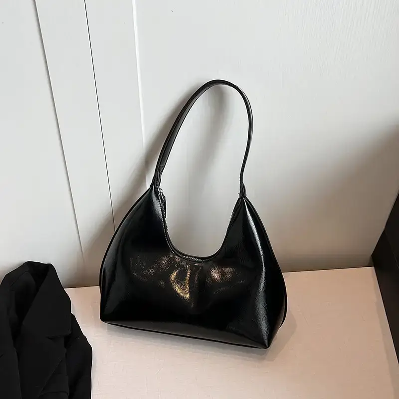Red Women's Shoulder Bag 2025 Casual Elegant Design - Image 5