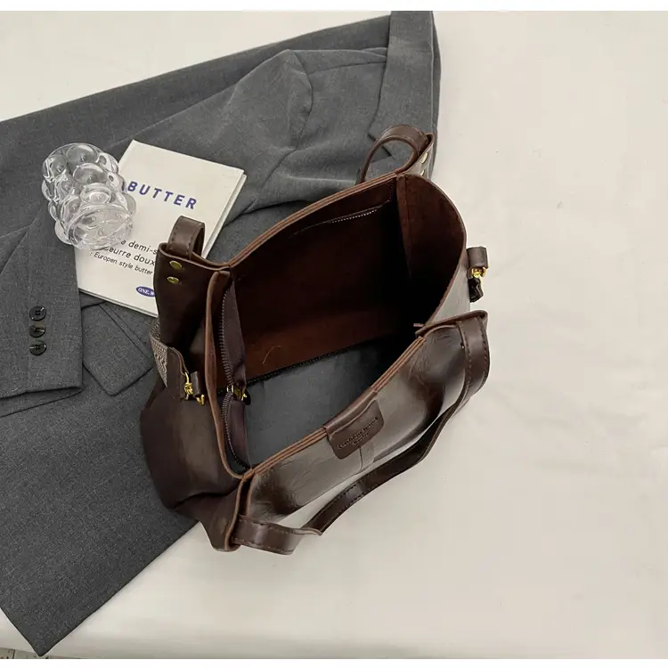 Retro Brown Leather Tote Bag Large Capacity Women — feature 10