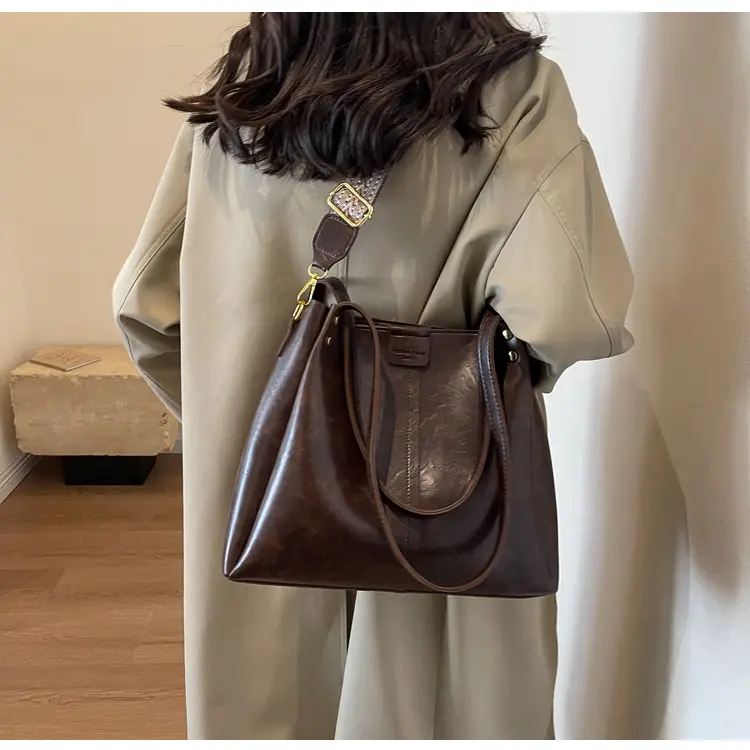 Retro Brown Leather Tote Bag Large Capacity Women — feature 20
