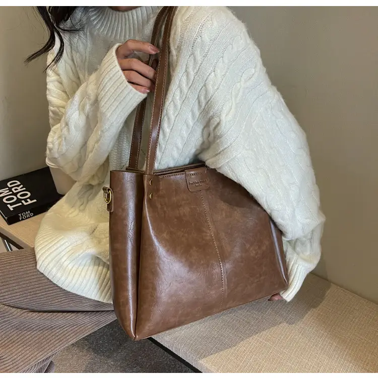 Retro Brown Leather Tote Bag Large Capacity Women — feature 24