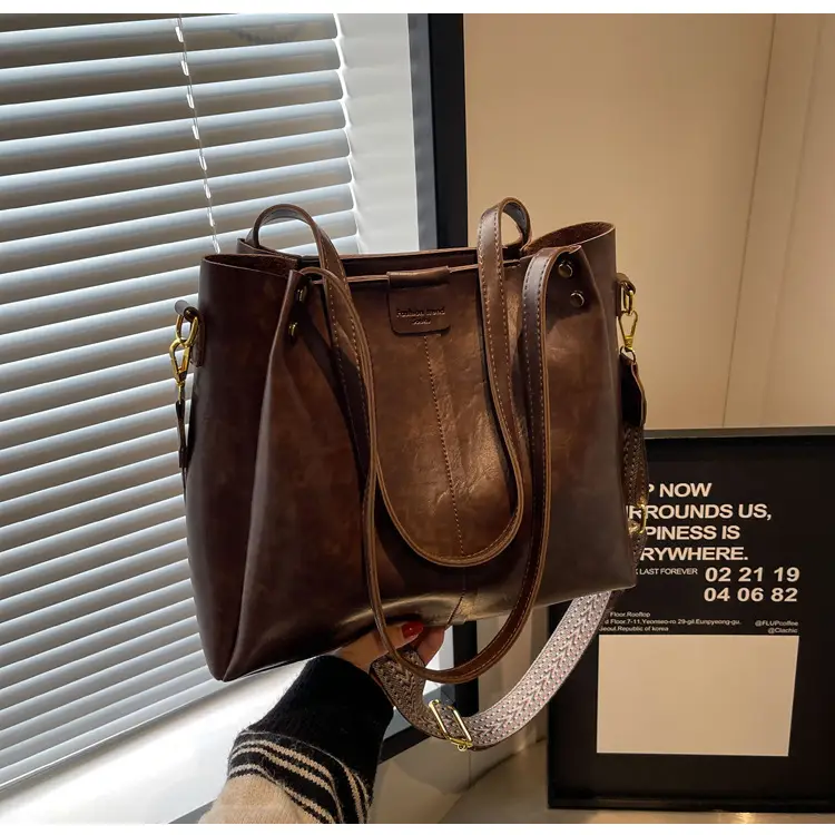 Retro Brown Leather Tote Bag Large Capacity Women — feature 26