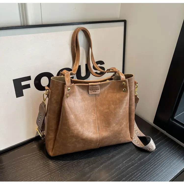 Retro Brown Leather Tote Bag Large Capacity Women — feature 27