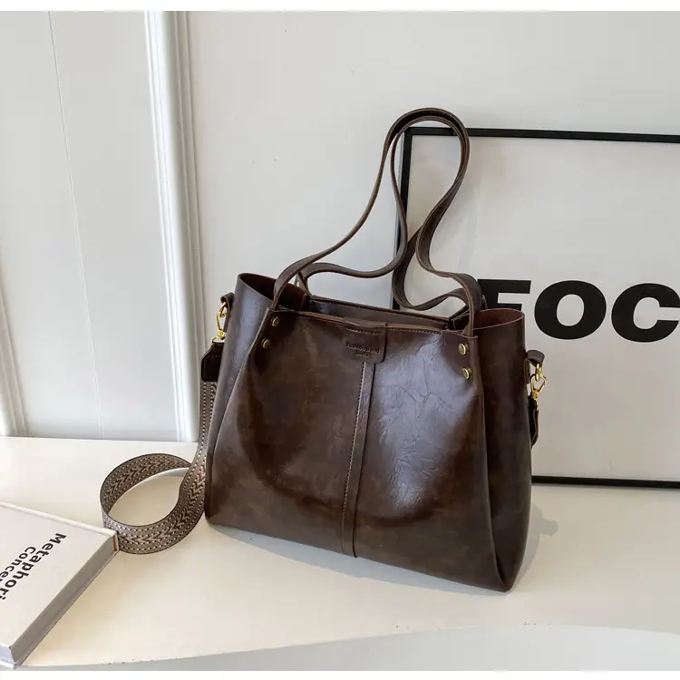 Retro Brown Leather Tote Bag Large Capacity Women — feature 29