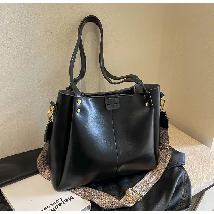 Retro Brown Leather Tote Bag Large Capacity Women — feature 31