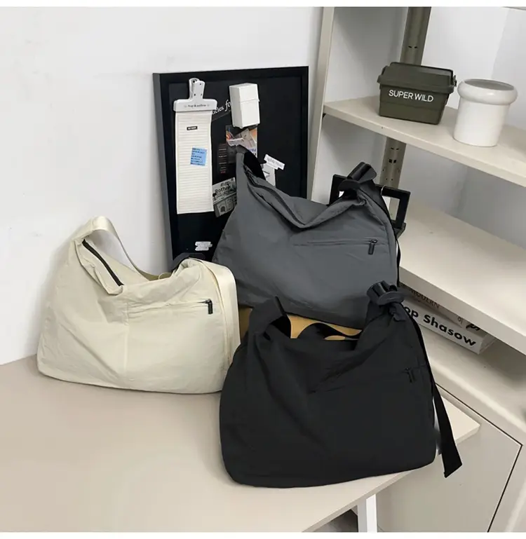 Women's Large Capacity Japanese Luggage Shoulder Bag Black — feature 1