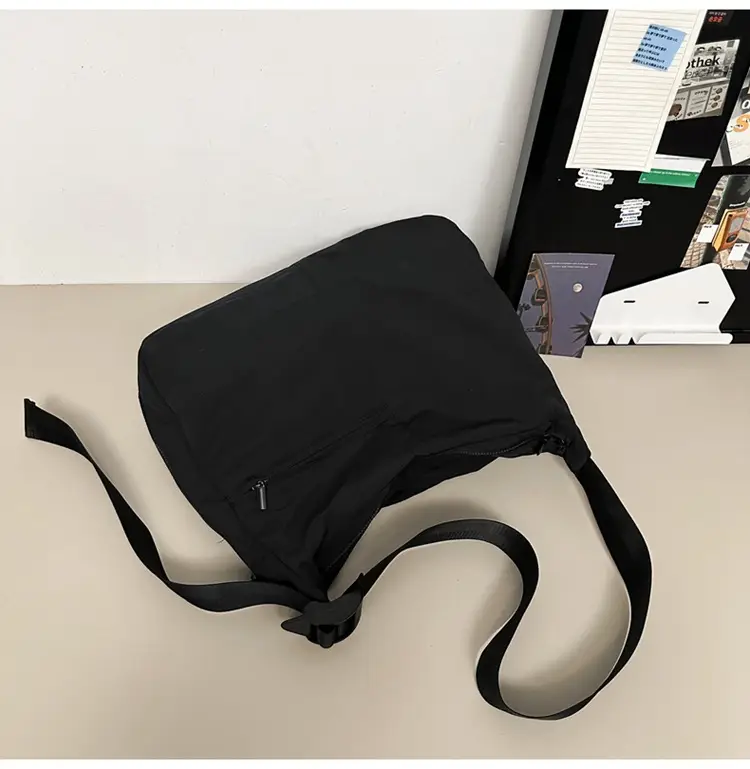 Women's Large Capacity Japanese Luggage Shoulder Bag Black — feature 27