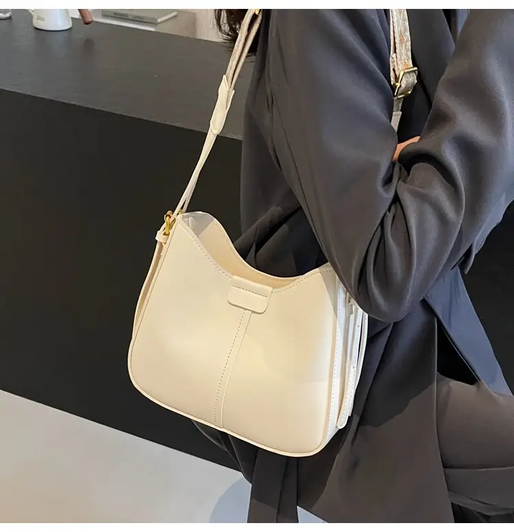 Korean Style Black Bucket Bag with Wide Strap — feature 16