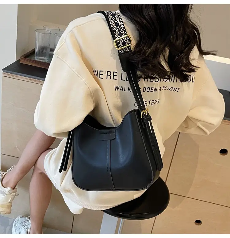 Korean Style Black Bucket Bag with Wide Strap — feature 18