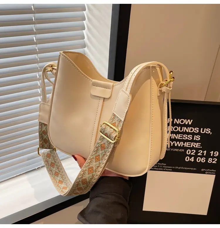 Korean Style Black Bucket Bag with Wide Strap — feature 25