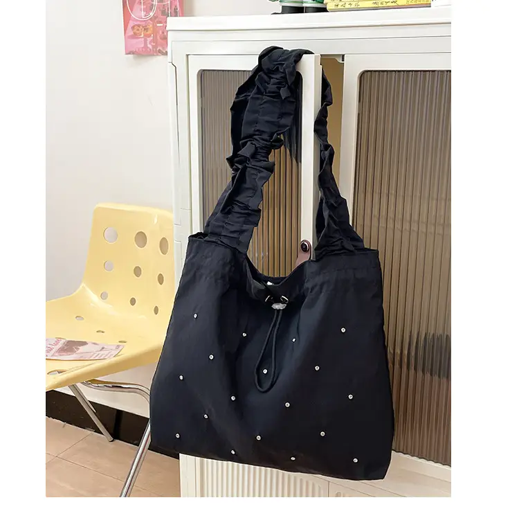 Black Pleated Shoulder Bag for Women 2025 New Arrival — feature 37