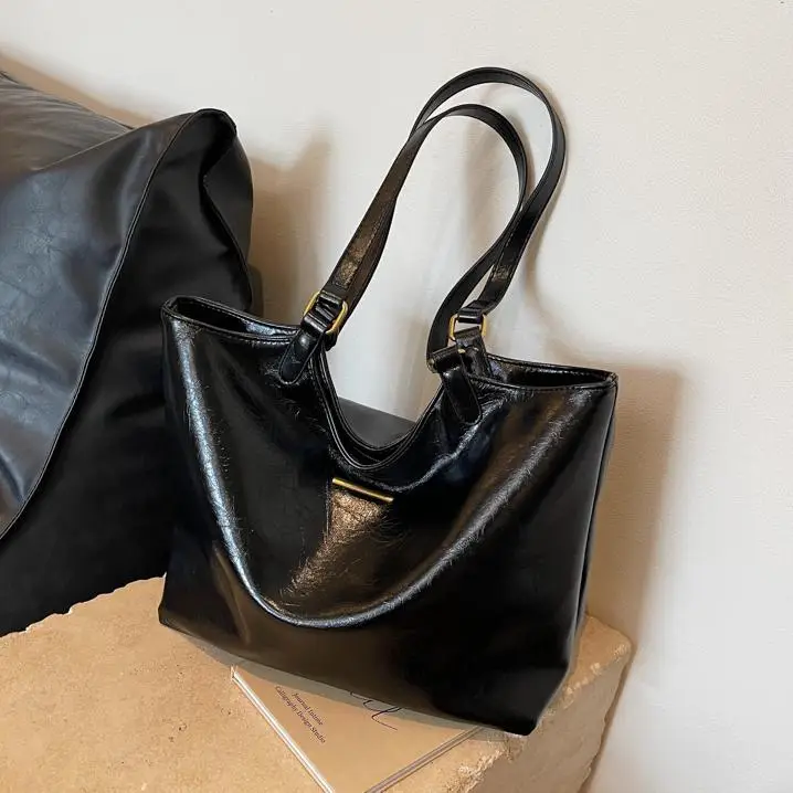 Black Leather Shoulder Bag for Women 2025 - Image 5