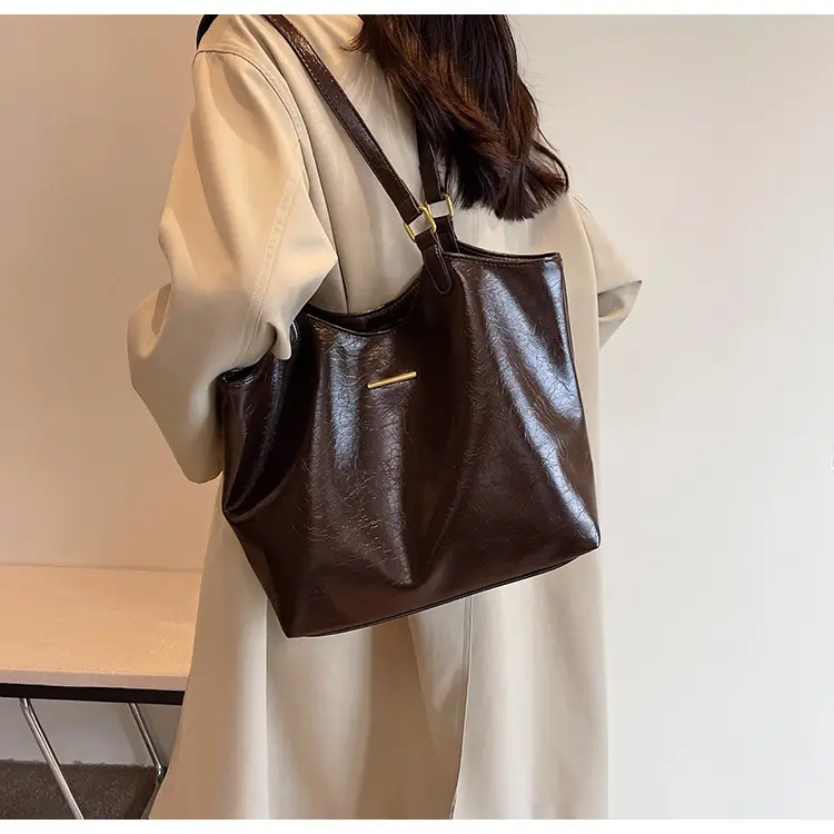 Black Leather Shoulder Bag for Women 2025 — feature 20