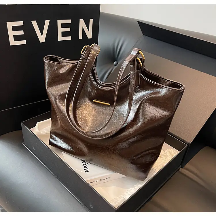 Black Leather Shoulder Bag for Women 2025 — feature 25