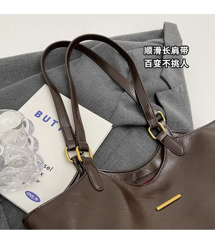 Black Leather Shoulder Bag for Women 2025 — feature 4