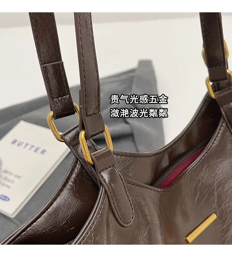 Black Leather Shoulder Bag for Women 2025 — feature 7