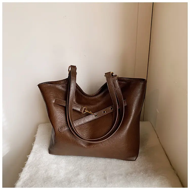 Black Leather Shoulder Bag for Women 2025 — feature 20
