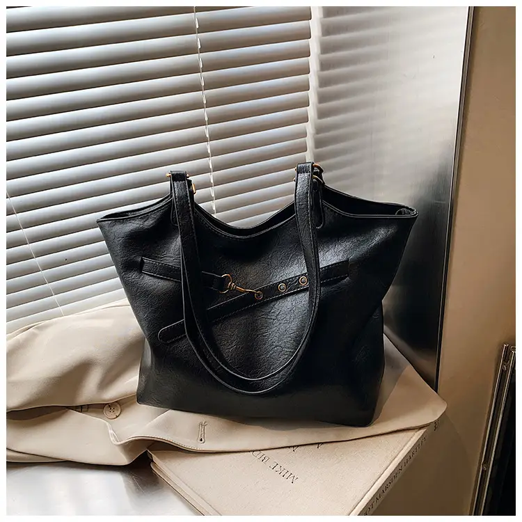 Black Leather Shoulder Bag for Women 2025 — feature 22
