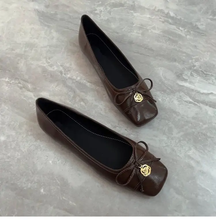 Women's French Style Flat Shoes Brown Black Square Toe Low Mouth — feature 9