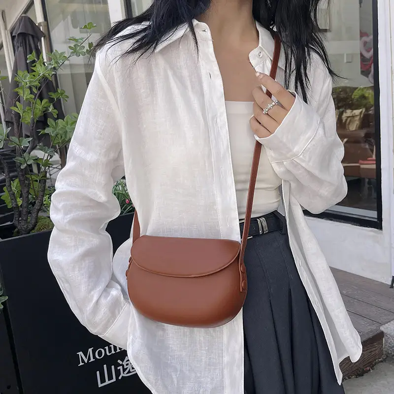 Women's Red Saddle Crossbody Bag 2026 New - Image 8
